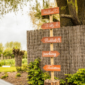 Trouwpaal/wegwijzers